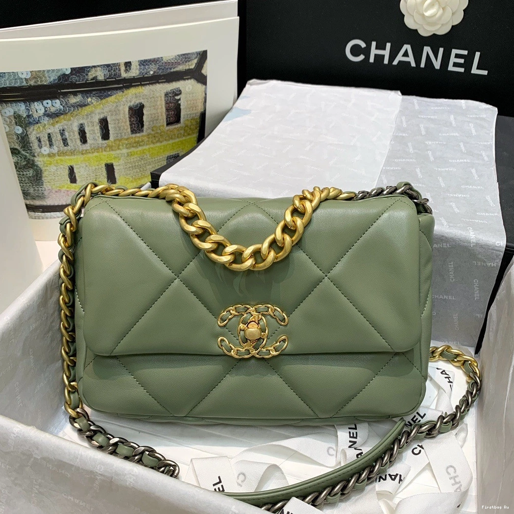 FLAP BAG CHANEL 19 0812